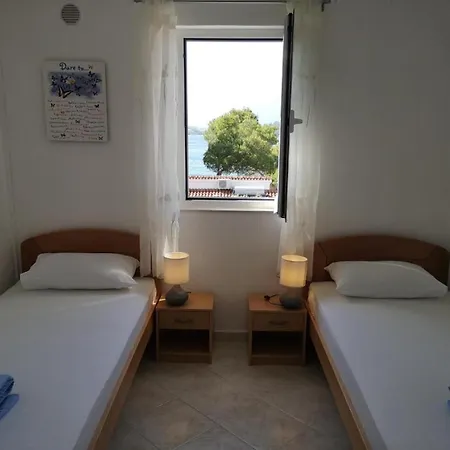 Lumbarda Resort Apartments Room photo