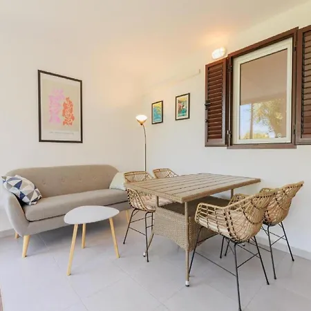 Lumbarda Resort Apartments Room photo