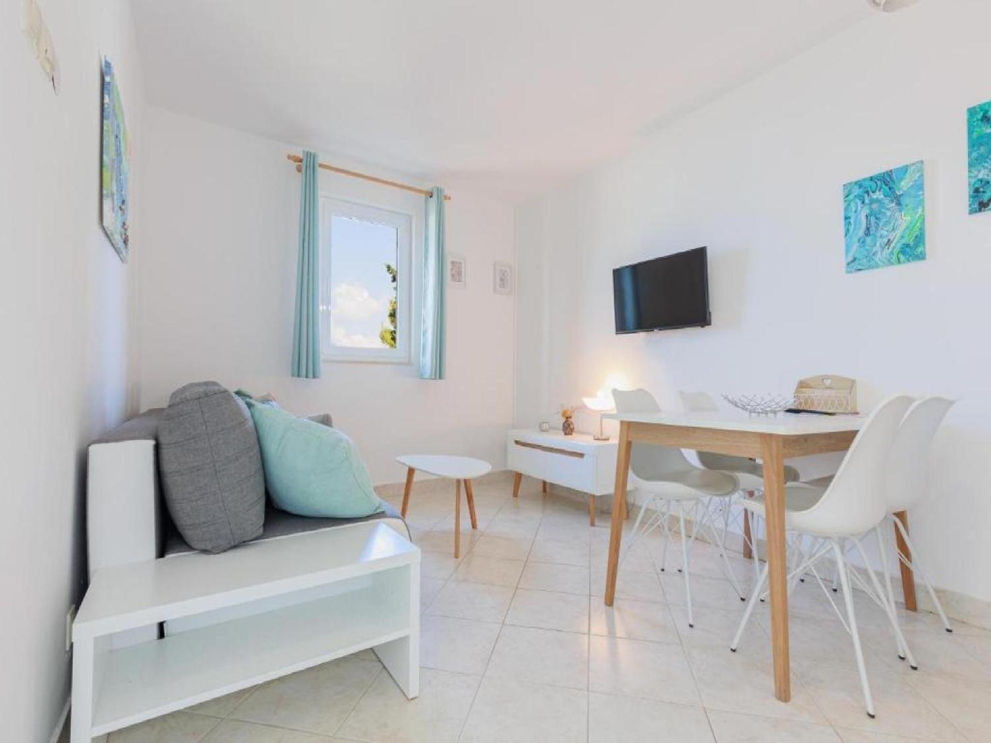 Lumbarda Resort Apartments *